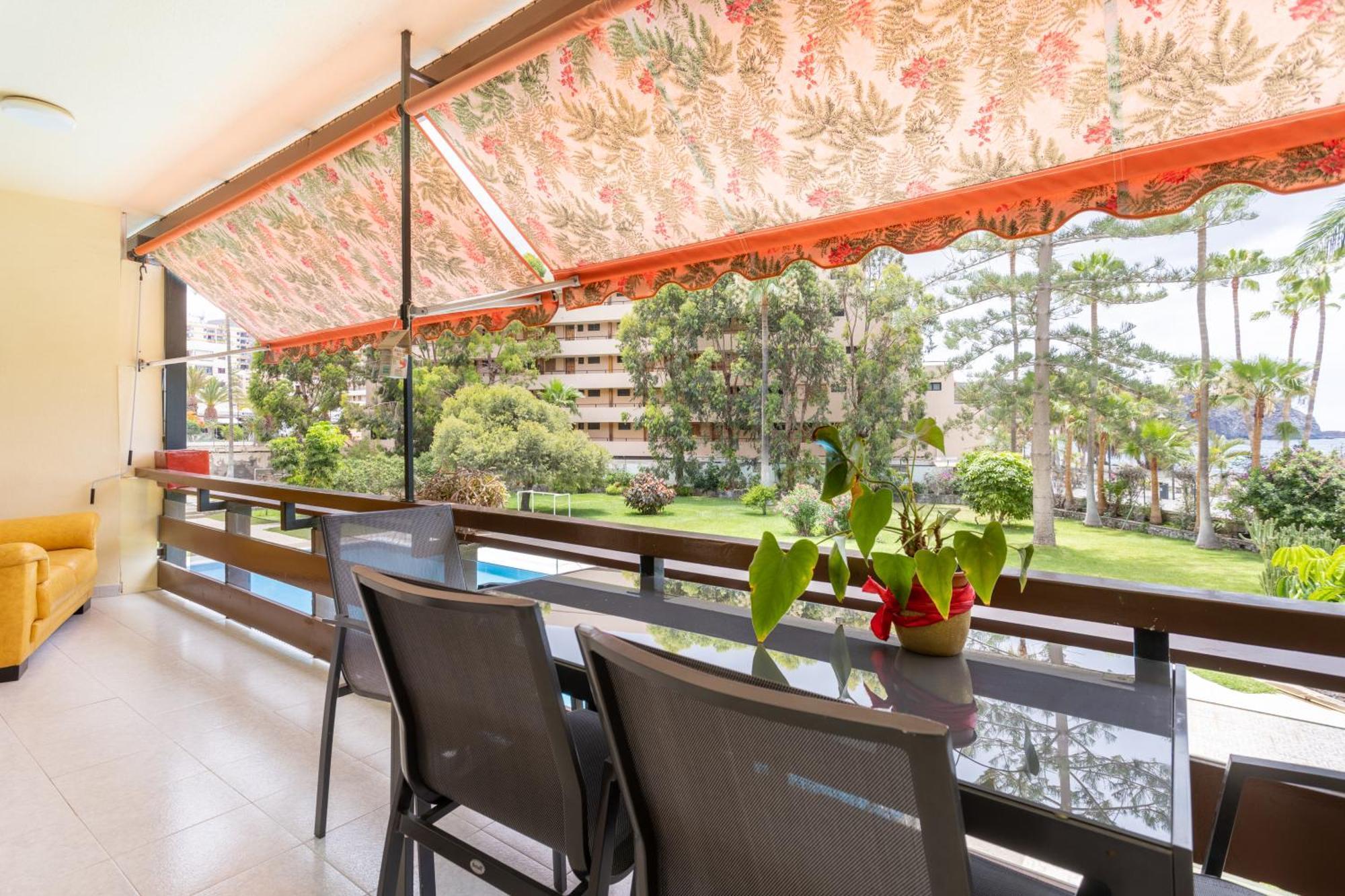 Classbnb - Seafront Apartment At Las Vistas Beach Арона Экстерьер фото