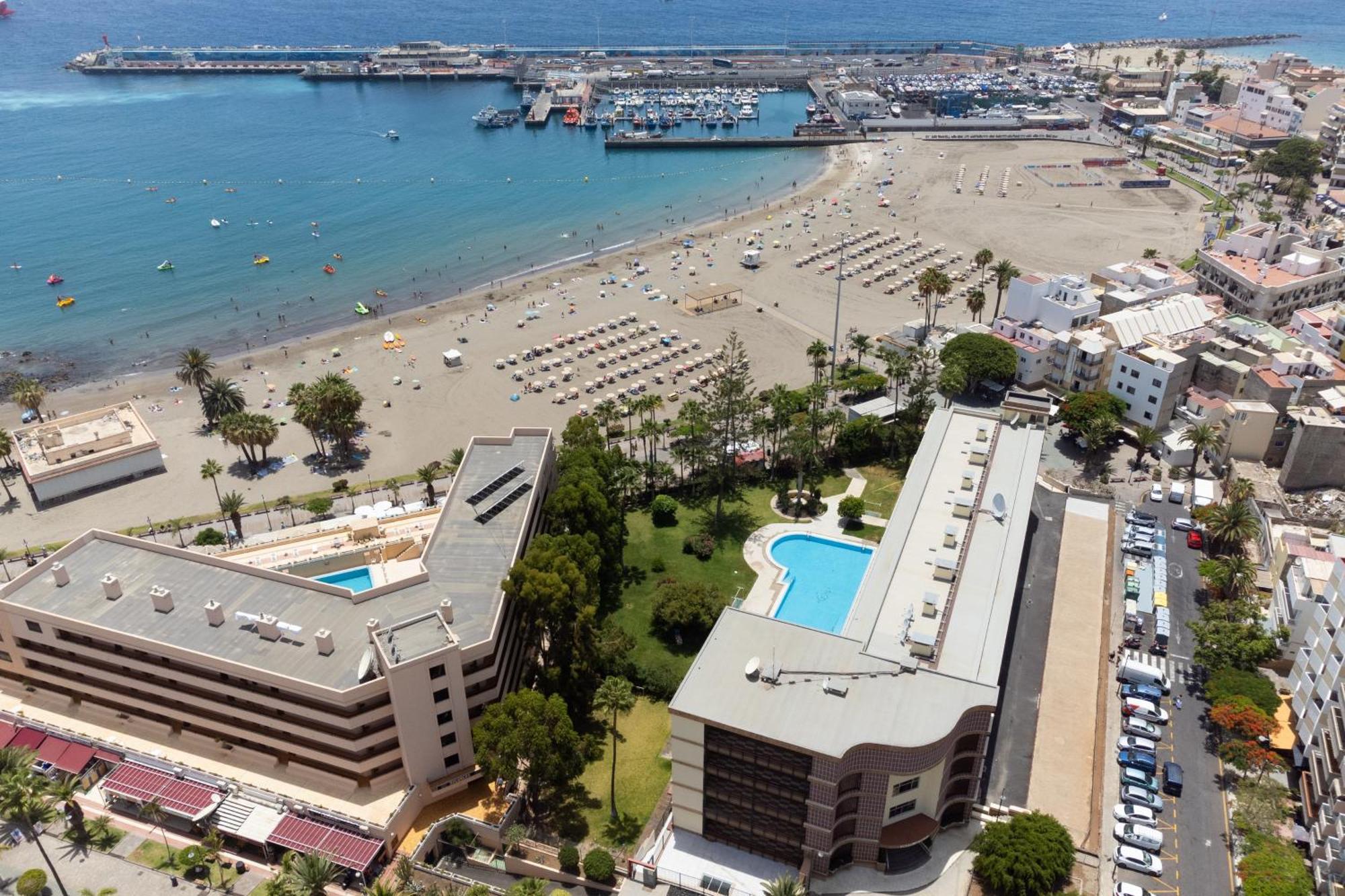 Classbnb - Seafront Apartment At Las Vistas Beach Арона Экстерьер фото